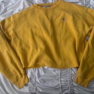 Cropped champions Crewneck
